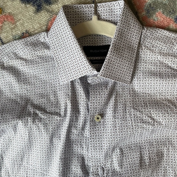Bugatchi men’s comfort stretch button down in paisley print. Size 32/33 - Picture 3 of 4